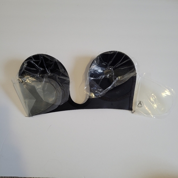 STRAPLESS Sticky Push-Up Bra Plunge | A Cup - Picture 2 of 3